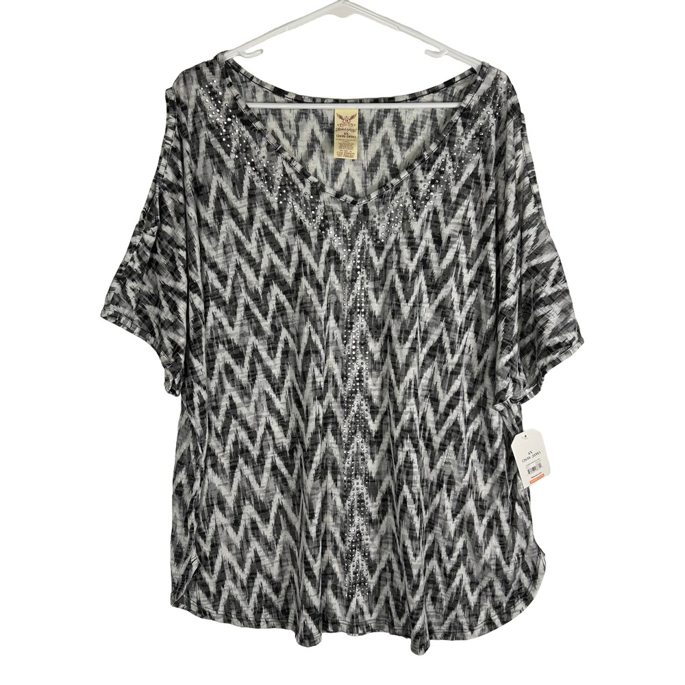 NWT Faded Glory Womens 4X Black White Chevron Ikat Cold Shoulder Rhinestone Top